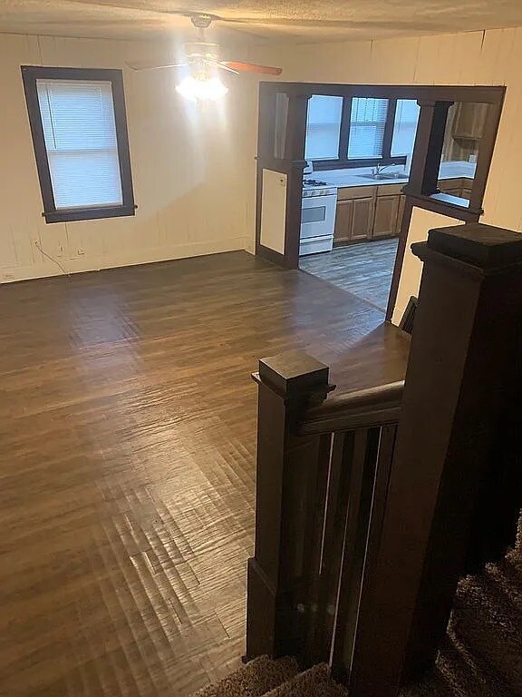 Building Photo - 2230 S 6th St