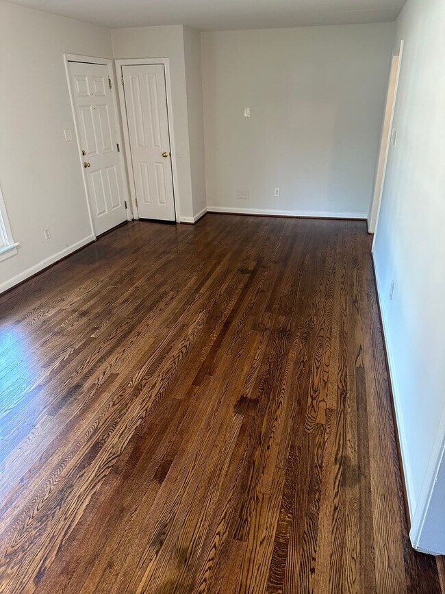 Building Photo - Classic Brick Ranch with 3 Bedrooms and 1 Bath in West End