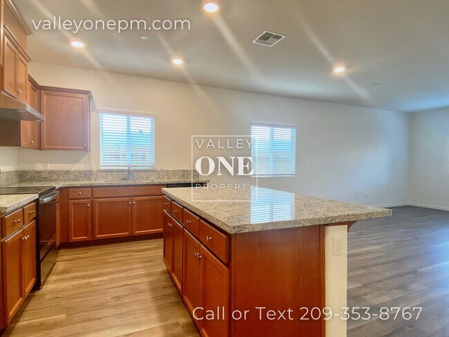 Building Photo - COMING SOON! 4 bedroom, 3 bath, pet-friendly NEWER HOME with Solar