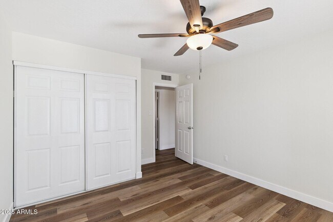 Building Photo - 1400 E Wesleyan Dr