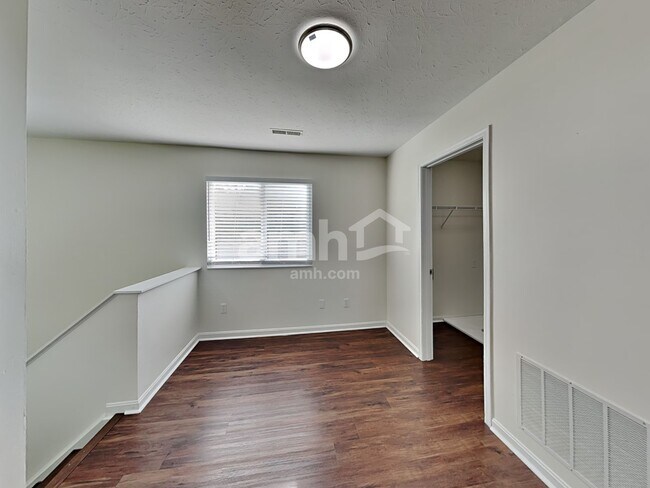 Building Photo - 2238 Antoinette Way