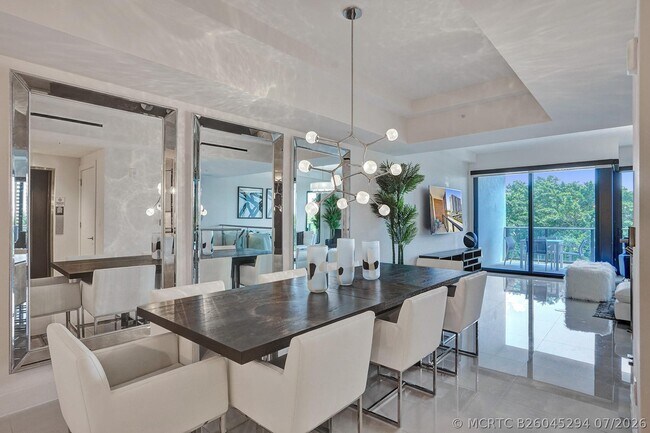 Building Photo - 3040 N Ocean Blvd