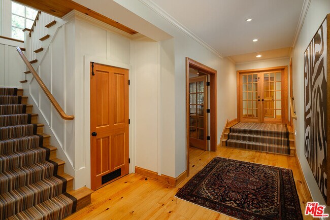 Building Photo - 7972 Mulholland Dr