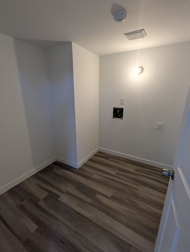 Building Photo - SUPER NICE REMODELED 3 BED, 3 BATH HOME IN HIGHLANDS RANCH!  FEBRUARY 1ST OCCUPANCY!