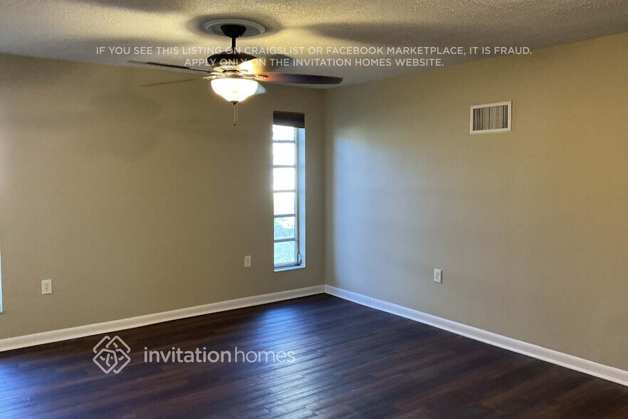 Building Photo - 8954 SW 52nd Pl