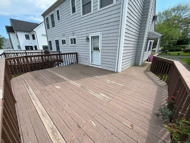 Building Photo - 174 Country Rd