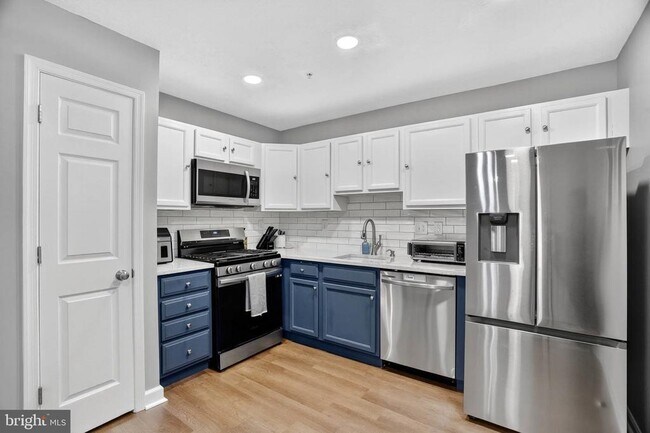 Building Photo - 8031 Brookstone Ct