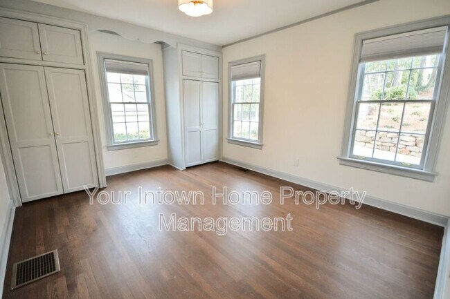 Building Photo - 1861 Ardmore Rd NW