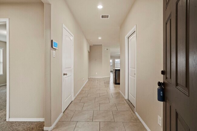 Building Photo - 3322 McDonough Way