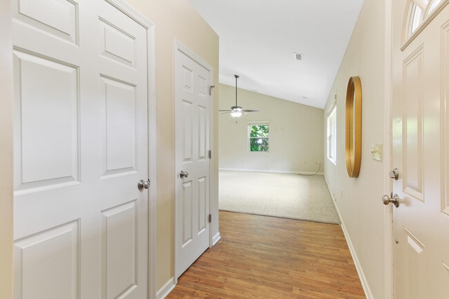 Building Photo - N7439 Mariner Hills Cir