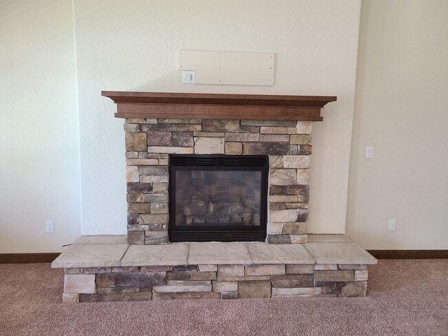 Building Photo - Beautiful Custom 3 bedroom 2 bath Home for Rent in Post Falls, ID