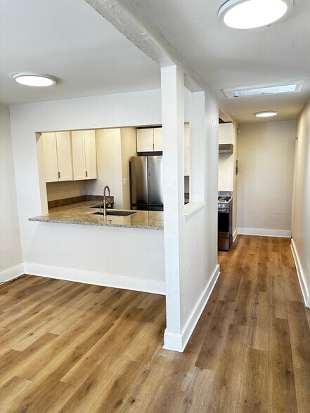 Building Photo - 2035 E 18th Ave