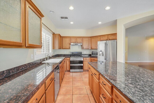 Building Photo - Queen Creek beauty!