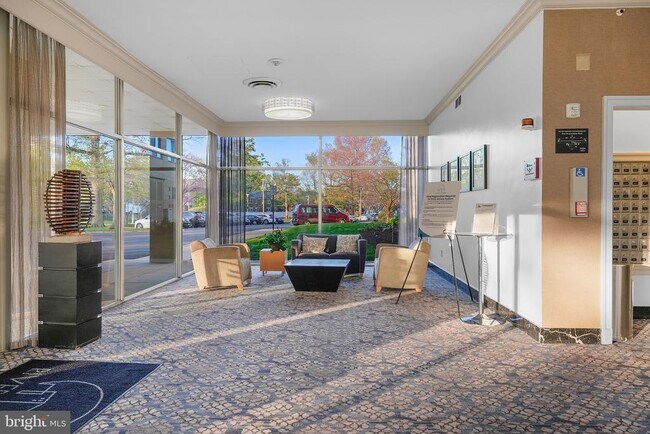 Building Photo - 6641 Wakefield Dr