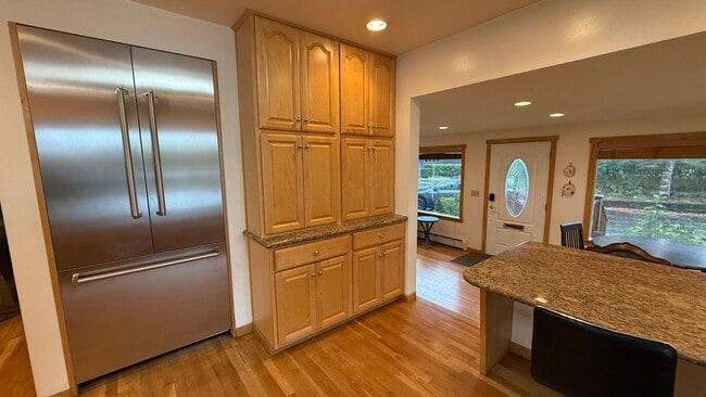 Building Photo - Beautiful Downtown House w/Inlet Views! Av...