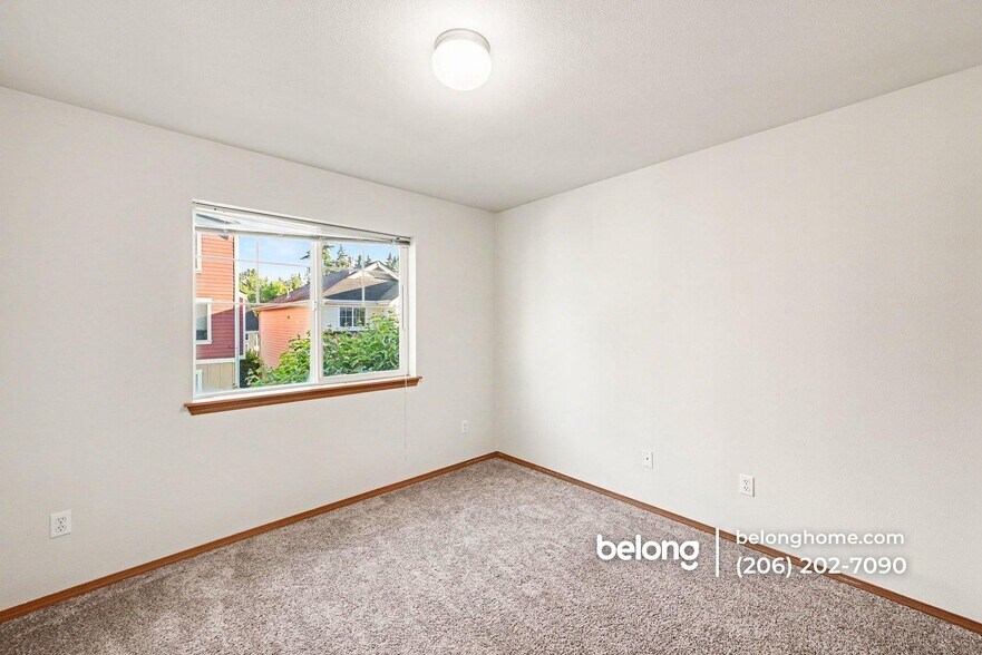 Building Photo - 14818 36th Ave Ct E
