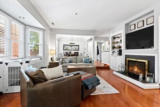 Building Photo - Downtown Living in Raleigh, NC!