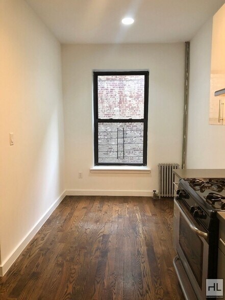 Building Photo - EASTERN PARKWAY / Spacious Crown Heights 3...
