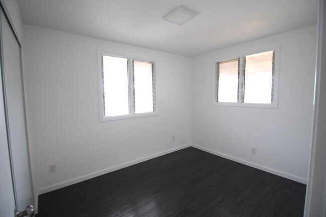 Building Photo - 906 Kilani Ave