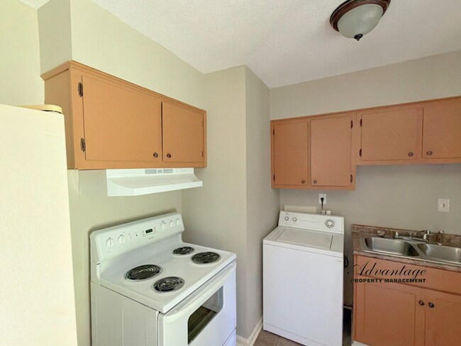 Building Photo - 3807 Masterson St