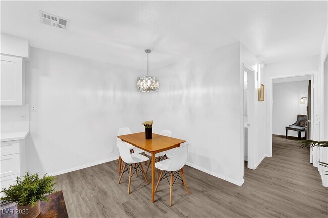 Building Photo - 3151 N Soaring Gulls Dr