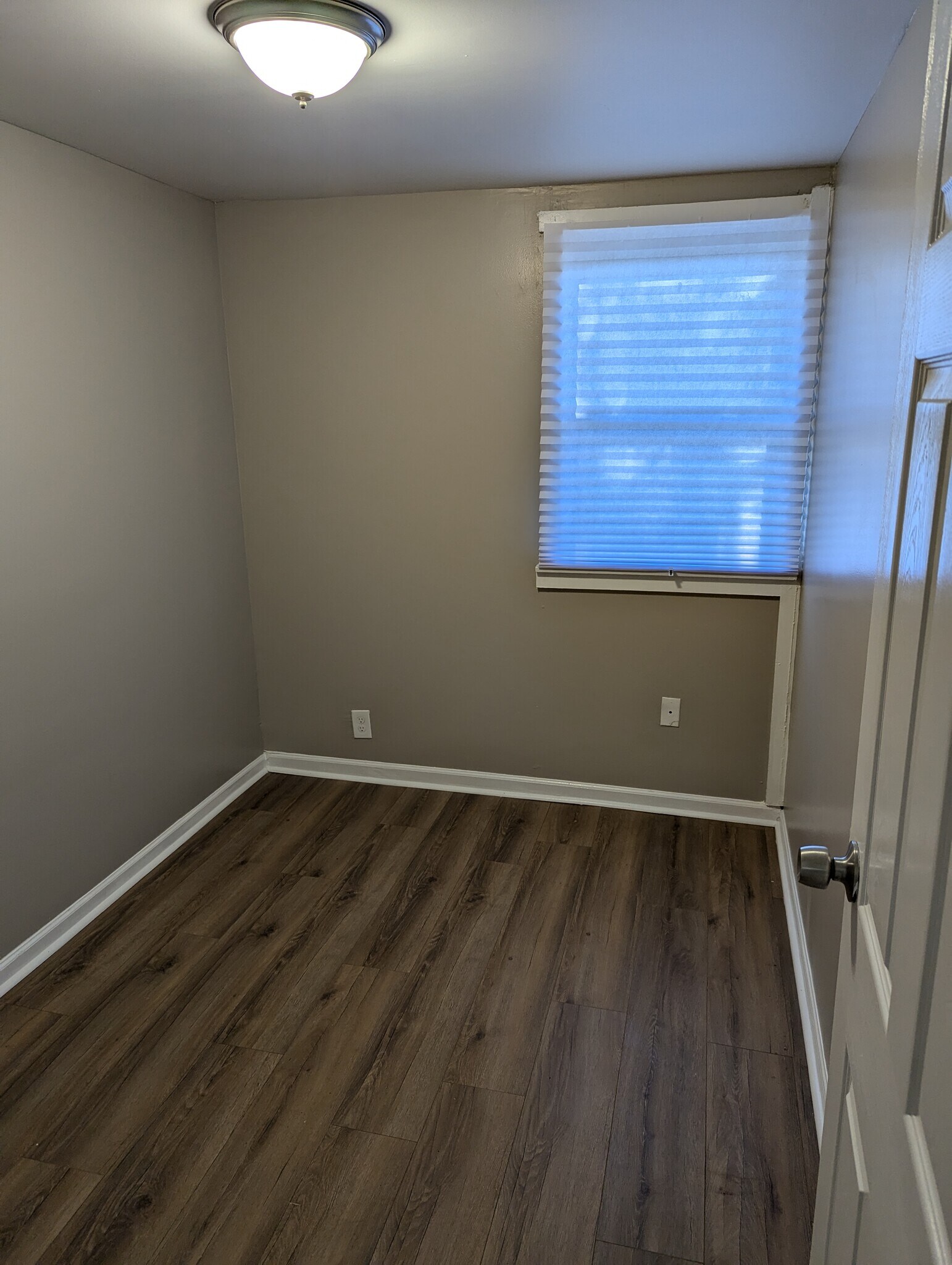 Building Photo - 1026 Fredonia Ct