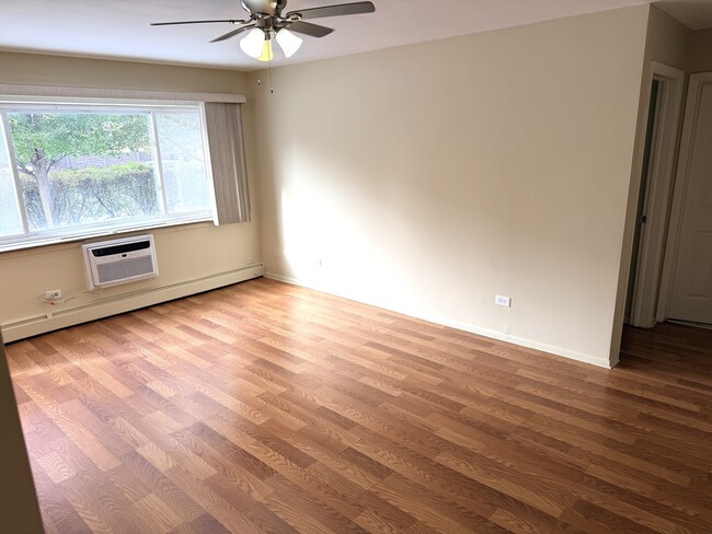 Building Photo - 8440 Skokie Blvd