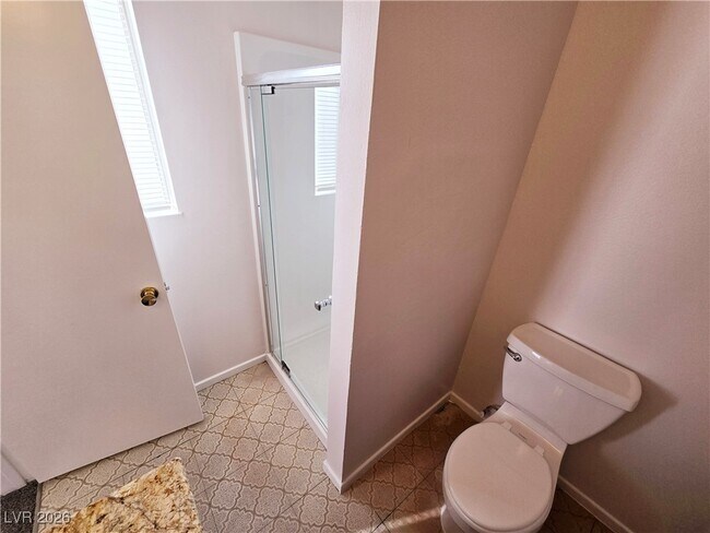 Building Photo - 1108 Meadbrook St