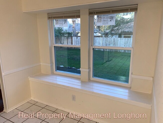 Building Photo - Beautifully Renovated 4/2 One story Georgetown Property.