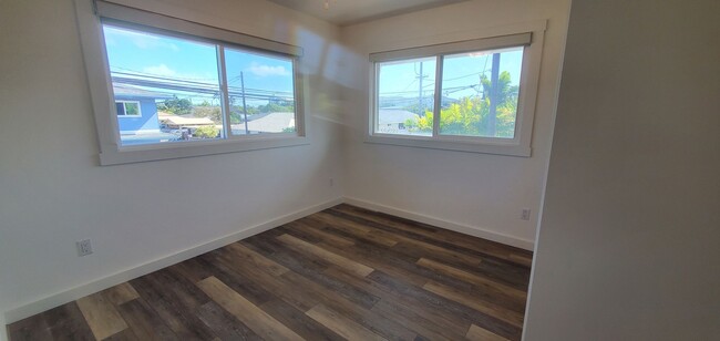 Building Photo - Spacious 2 bed, 1 bath upgraded unit in Ka...