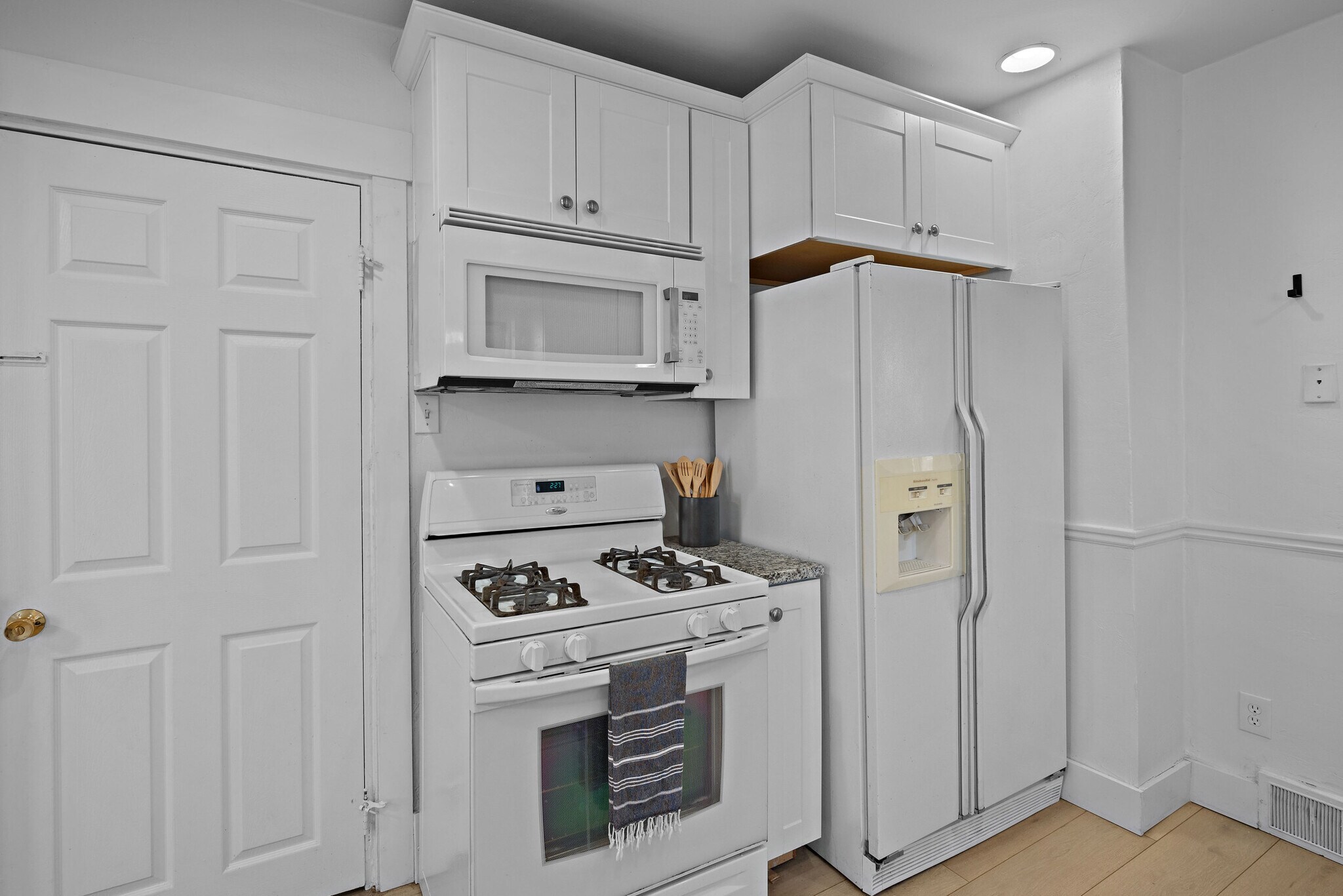 Building Photo - 370 W 400 S