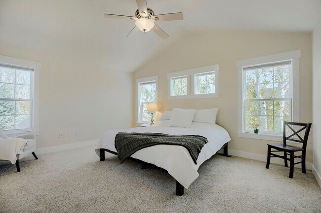 Building Photo - Gorgeous 4 Bedroom Home in NW Indian Peaks Neighborhood. Hardwood floors, Wine Closet and More