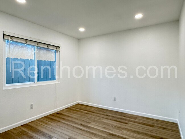 Building Photo - 8181 Elston Pl