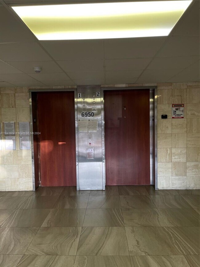 Building Photo - 6950 Miami Gardens Dr