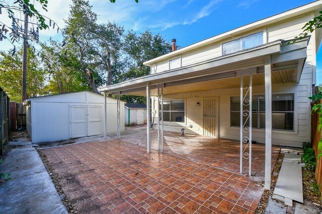 Building Photo - 11659 Evesborough Dr