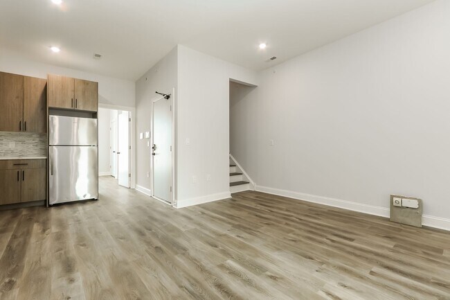 Building Photo - 163 W Cumberland St