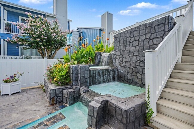 Building Photo - 3506 Cove View Blvd