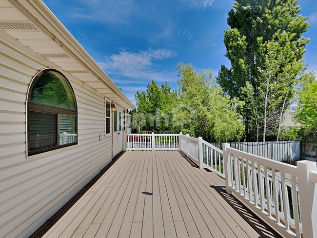 Building Photo - 2152 N 850 W
