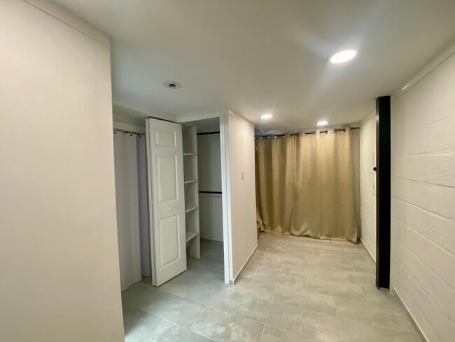 Building Photo - 5015 N Territorial Rd