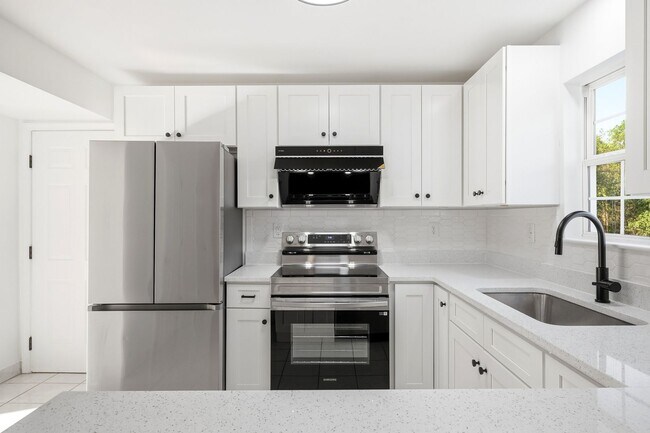 Building Photo - 1600 Old Brook Rd