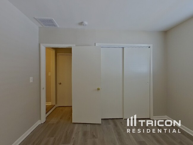 Building Photo - 92 Ventura Dr