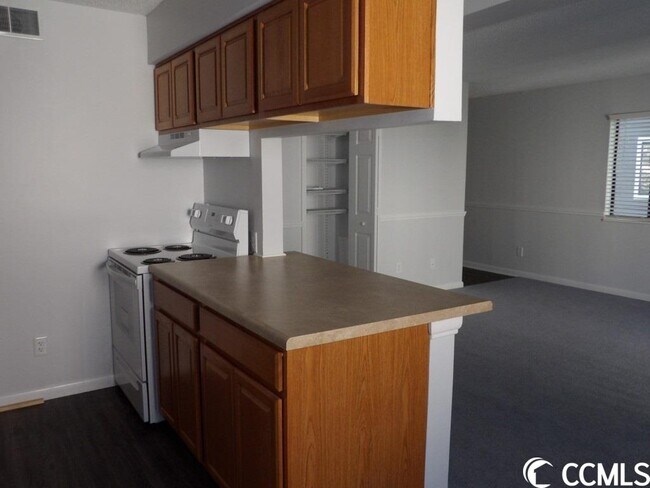 Building Photo - 10166 Beach Dr SW