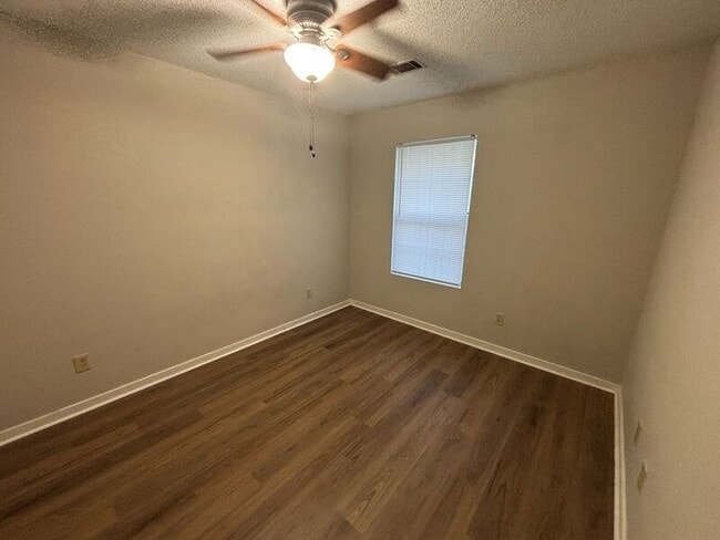 Building Photo - 6241 Rolling Fork Rd