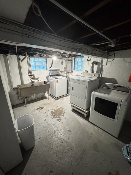 Building Photo - 1919 S 93rd St