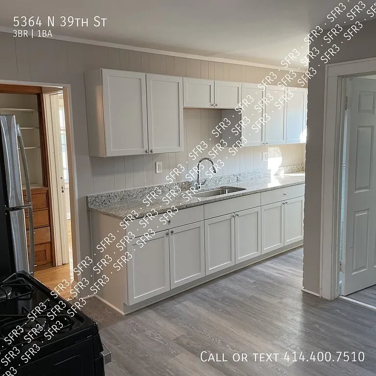 Building Photo - 5364 N 39th St