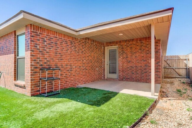 Building Photo - Priced to Lease! Beautiful West Lubbock Home with Modern Finishes, All Appliances Included & Acce...