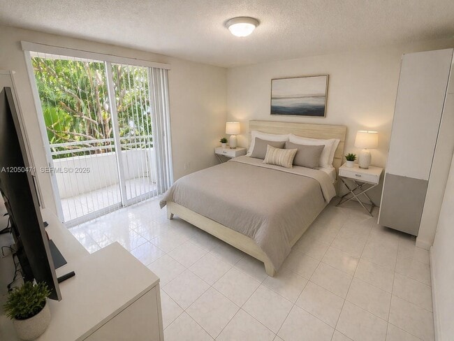 Building Photo - 9156 Collins Ave