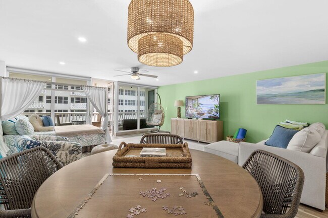 Building Photo - 4020 Galt Ocean Dr