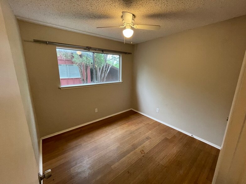 Building Photo - 2608 Carnarvon Ln