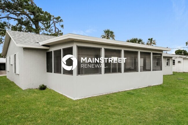 Building Photo - 3 Bedroom Pet-Friendly Home in Port St. Lucie, FL with Main Street Renewal